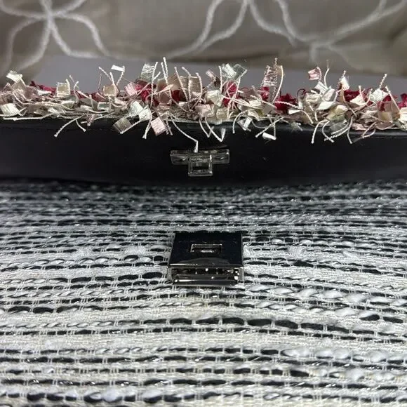 Zara, Multicoloured woven crossbody bag. Pearl and frayed detail on the flap. - Picture 11 of 14